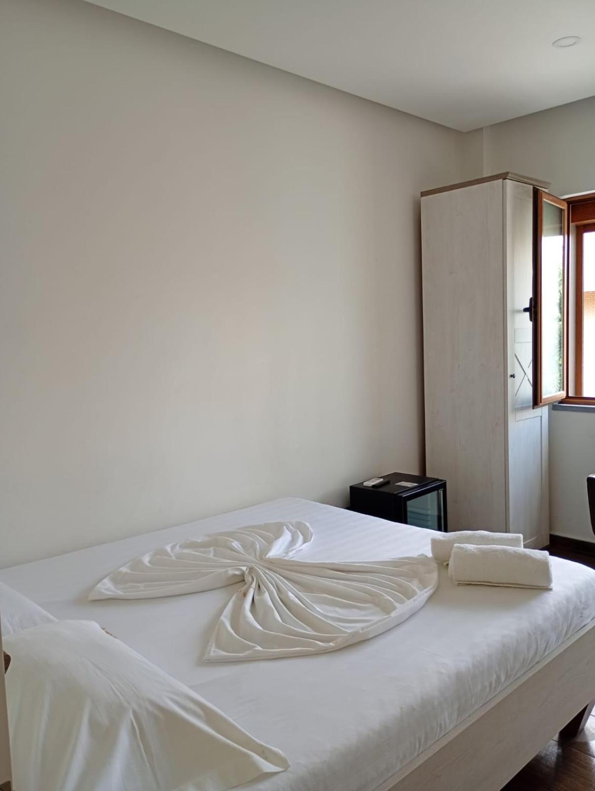 Boutique Artist Hotel Tirana Exterior photo