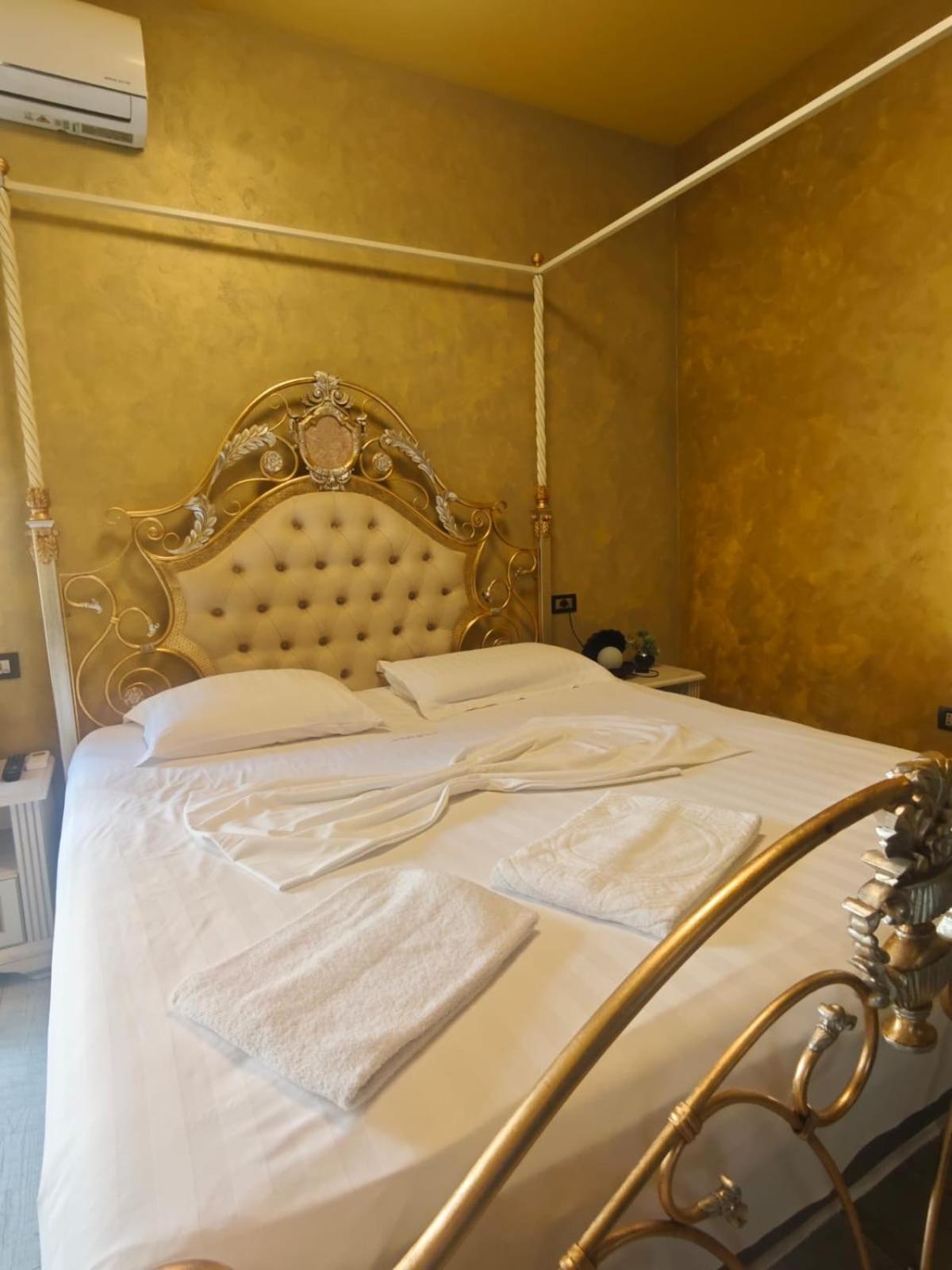 Boutique Artist Hotel Tirana Exterior photo