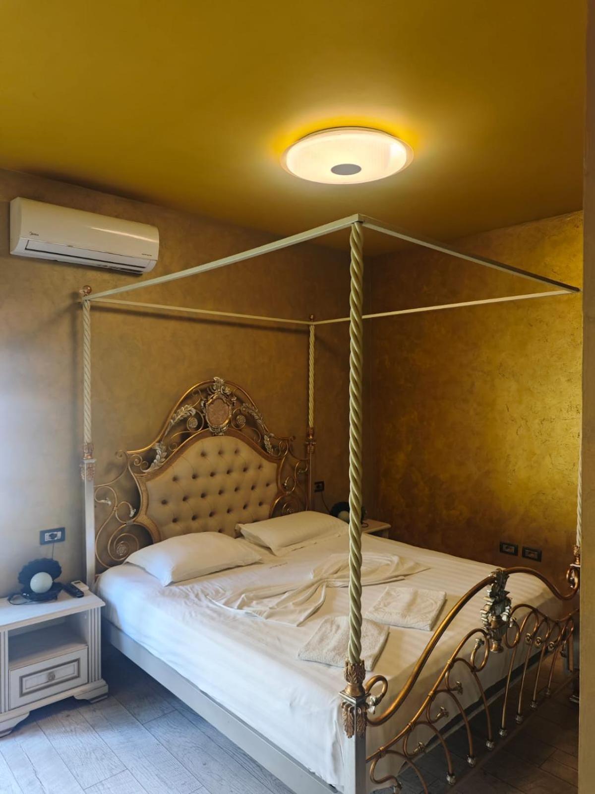 Boutique Artist Hotel Tirana Exterior photo